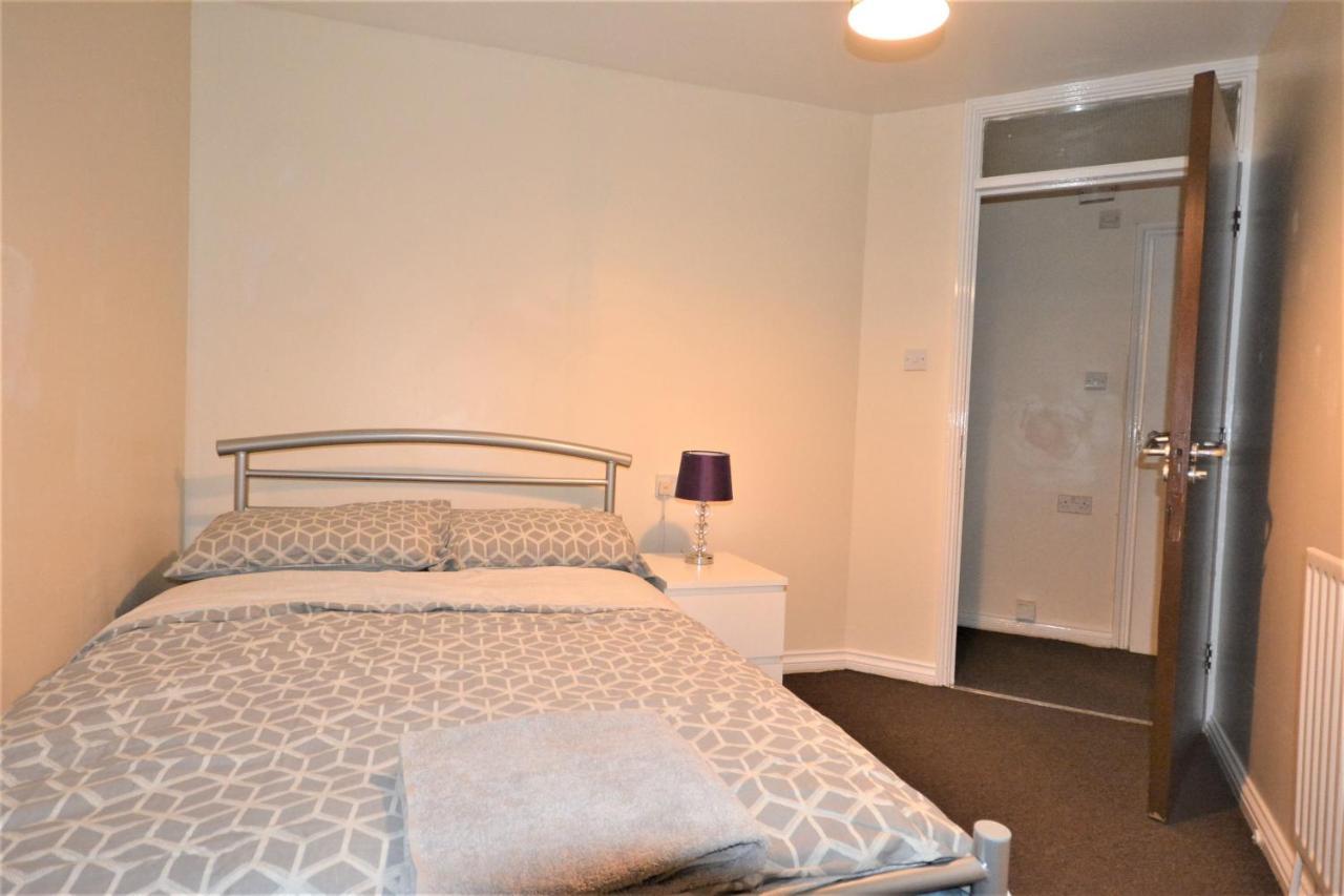 London Zone 2 Lovely 4 Bedroom Apartment - 3 Trowbridge Road Exterior foto