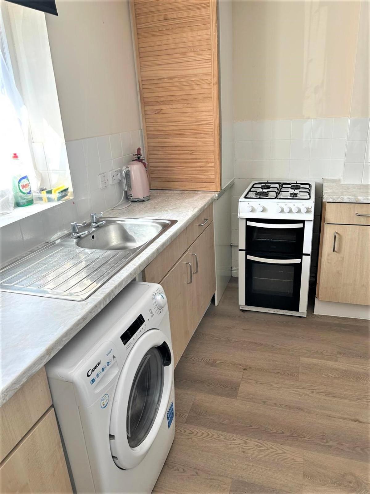 London Zone 2 Lovely 4 Bedroom Apartment - 3 Trowbridge Road Exterior foto
